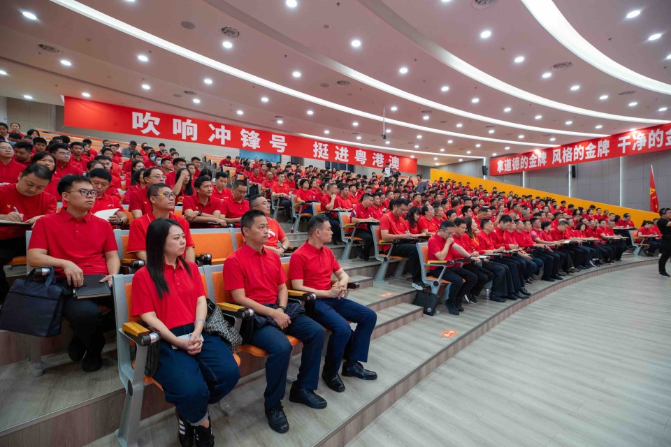 庄伟伟, 风赛纪与反, 闯新路